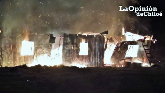incendio isla Caucahué 16-7-2021