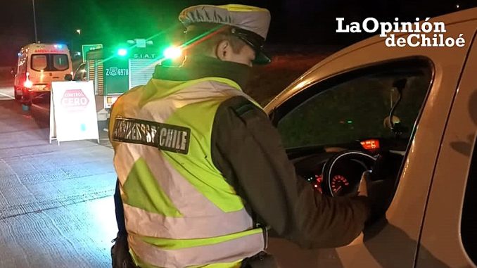 carabineros controlando