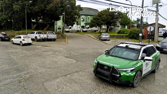 Carabineros de Ancud frente al hospital2